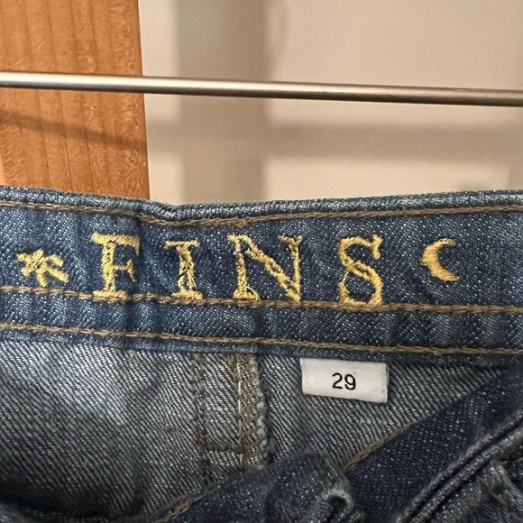 FINS - Picture 3 of 9